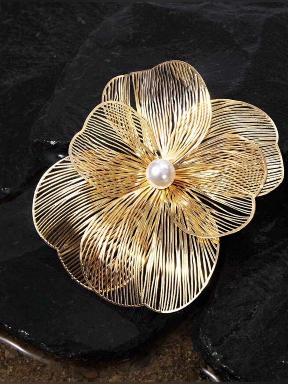Gold Floral Pearl Center Brooch M742